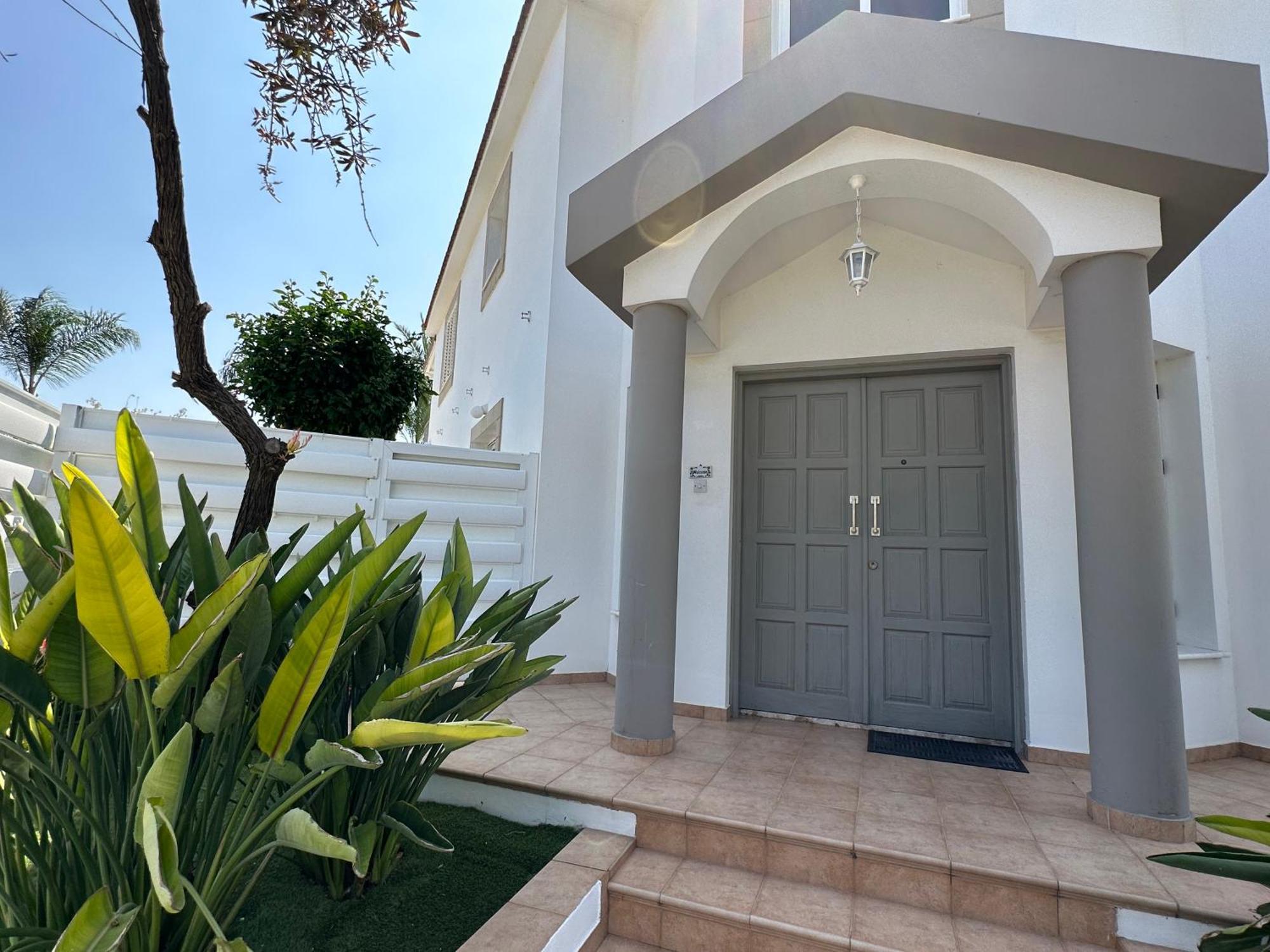Villa Andy Lárnaca Exterior foto
