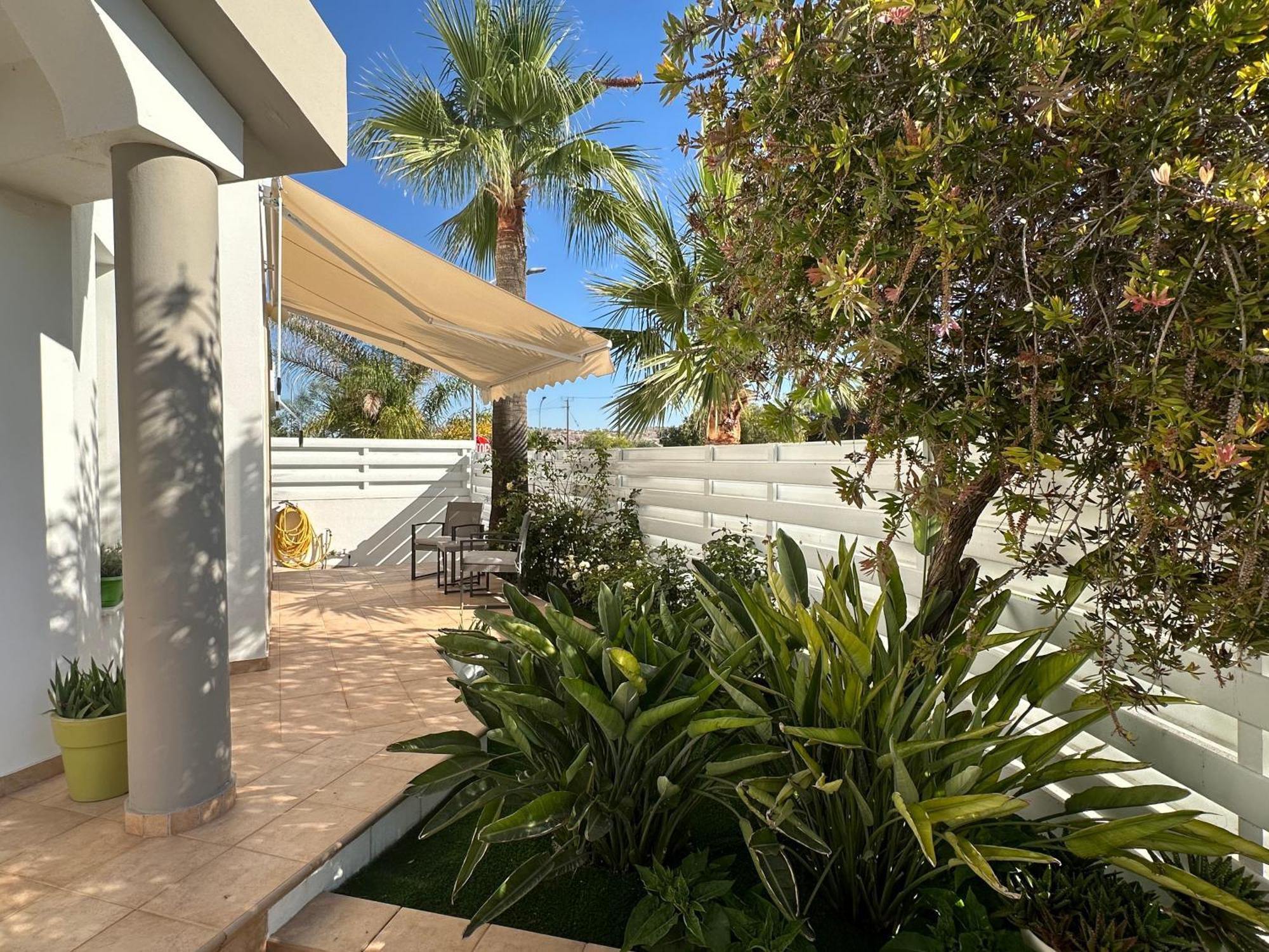 Villa Andy Lárnaca Exterior foto