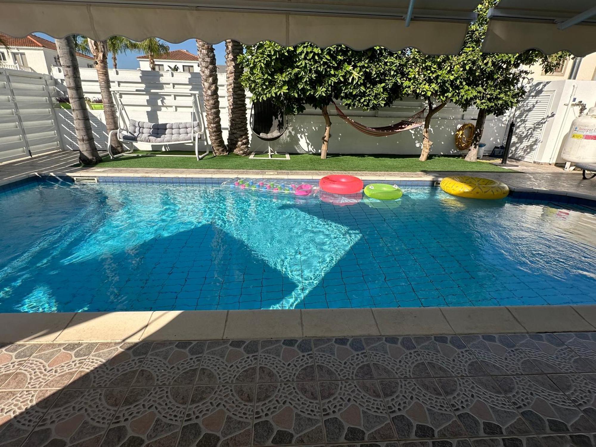 Villa Andy Lárnaca Exterior foto
