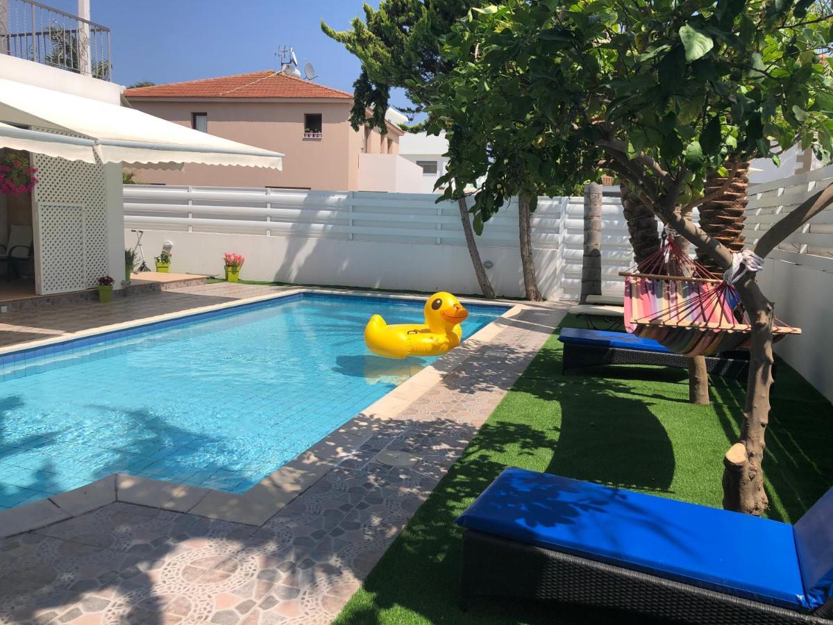 Villa Andy Lárnaca Exterior foto